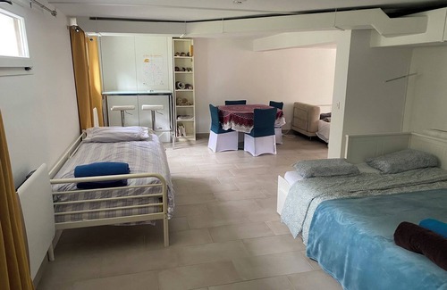 Bailly House | Maison Lumineuse de 205 m2 Dans un Écrin de Verdure