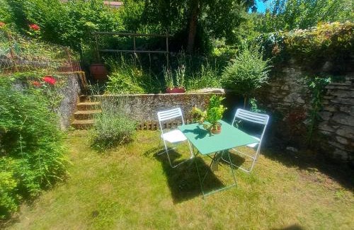 Vers House | Maison médiévale avec jardin dans charmant village