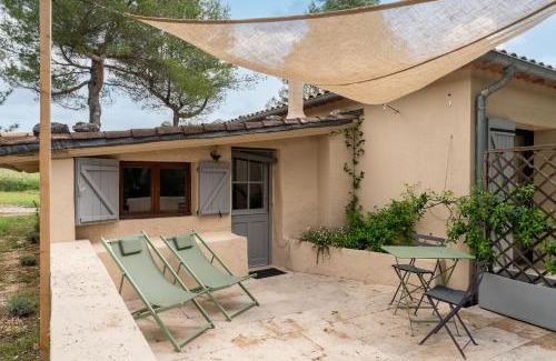 Apt Apartment | Maison Marvic, Studio dans les pins