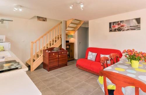 La Plaine-sur-Mer House | Maison mitoyenne cosy à 200m de la mer avec terrasse, wifi et équipements bébé - FR-1-306-1062