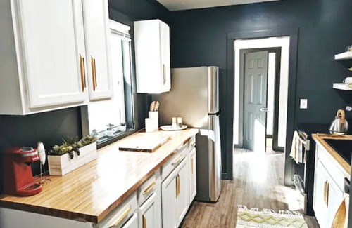 Wetmore House | Maison Modernè: Unit B