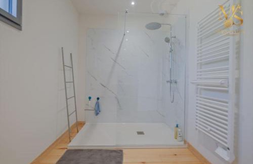 Bergerac Apartment | Maison Moderne avec Piscine au Cœur des Vignes