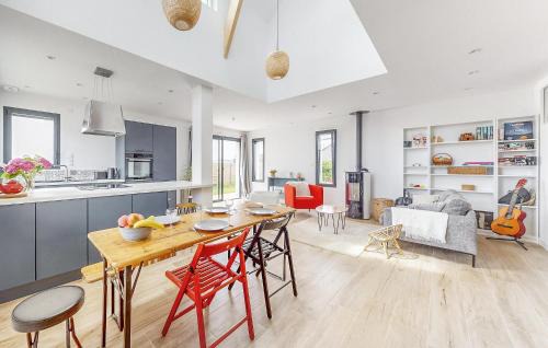 Saint-Coulomb House | Maison Moderne Proche Plage