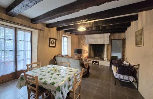 Coulaures House | Maison Périgourdine avec jardin clos, cheminée et activités nautiques à proximité - FR-1-616-15