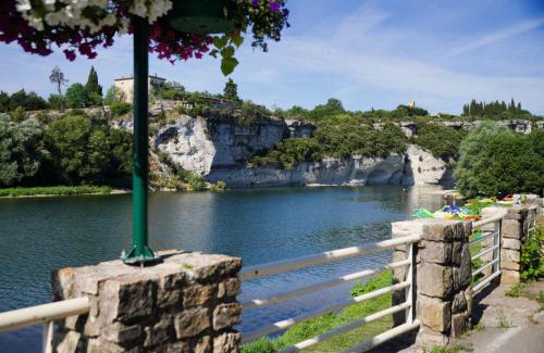 Saint-Martin-d'Ardeche House | Maison Pivoines