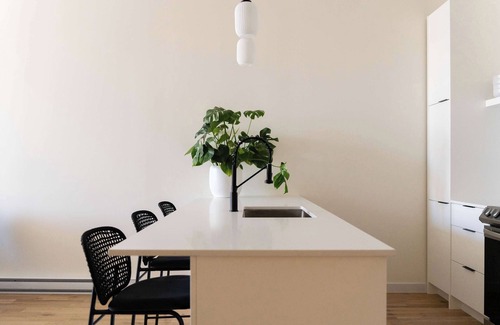 Old Montreal Apartment | Maison Place Jacques-Cartier - Suite 1 bedroom
