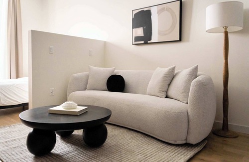 Old Montreal Apartment | Maison Place Jacques-Cartier Loft
