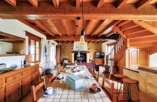 Plazac House | Maison pour 6 avec piscine et grand jardin