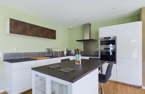 Saint-Hilaire-de-Riez House | Maison pour 6 adultes avec piscine
