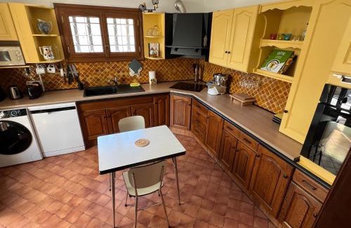Caumont-sur-Durance Villa | Maison provençale sur la colline