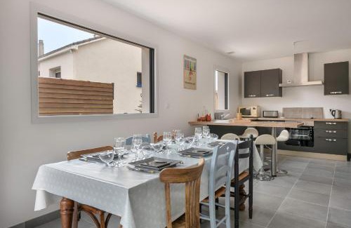 Saint-Michel-Chef-Chef House | Maison récente en bord de mer - 15m de la plage