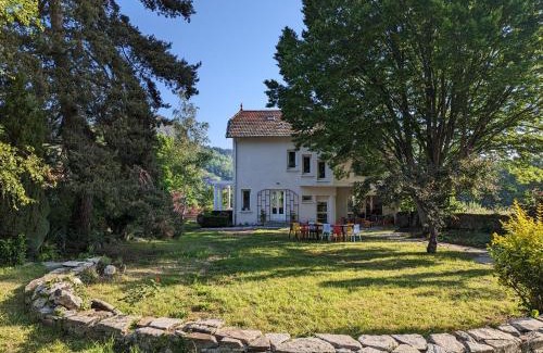Chamalieres-sur-Loire House | Maison rénovée avec piscine, parc arboré et proche de la gare à Chamalières-sur-Loire - FR-1-582-469