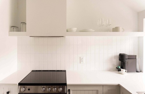 Ville-Marie Apartment | Maison Rasco - Loft queen size bed suite