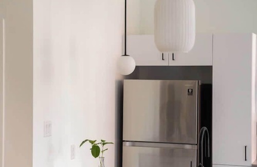 Old Montreal Apartment | Maison Rasco - One-bedroom queen size bed suite