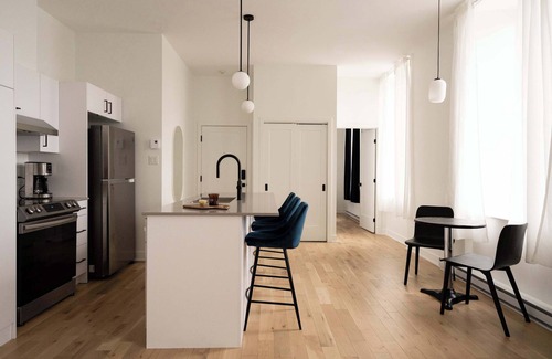 Old Montreal Apartment | Maison Rasco - Two-bedroom queen size bed suite