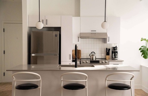 Ville-Marie Apartment | Maison Rasco - Two-bedroom queen size bed suite