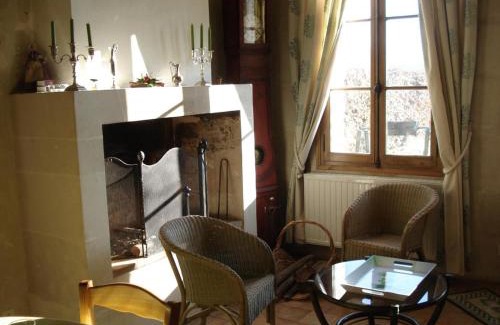 Prunay-Cassereau House | Maison restaurée à la campagne avec jardin, poêle à bois et WIFI, proche de chemins pédestres et étang - FR-1-491-369