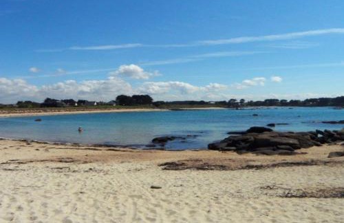 Tregastel House | Maison rustique à 100m de la mer, 6 pers, jardin, Wi-Fi, parking, animaux OK, Côte de Granit Rose - FR-1-542-15