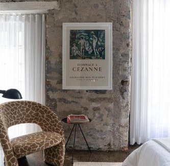 Old Montreal Apartment | Maison Sainte-Thérèse By Maisons & co