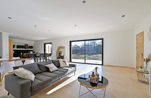 Les Plans House | Maison Spacieuse Avec Piscine - Wifi