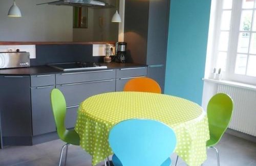 Renaison House | Maison spacieuse et moderne avec jardin privatif, terrasses, cheminée et équipements complets à Renaison - FR-1-496-110