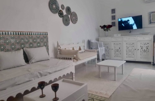 Medina House | Maison Style Arabe Avec Patio à Deux pas de la Plage et au Cœur de la Médina