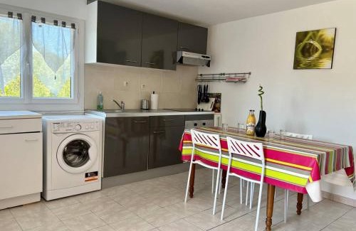 Ustaritz Apartment | Maison T3 à Ustaritz avec Terrasse et Parking - FR-1-495-7