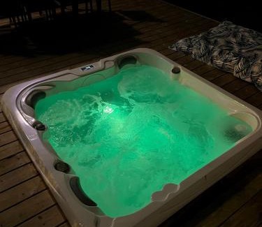Lagord House | Maison T4 Climatisée avec Jacuzzi à Lagord