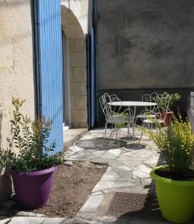 Poce-sur-Cisse House | maison troglodyte