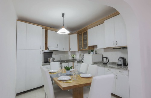 Massa Apartment | [MAISON TUSCANY] ★ ★ ★ ★ ★ 20 minutes from Forte dei Marmi | Netflix and Comfort