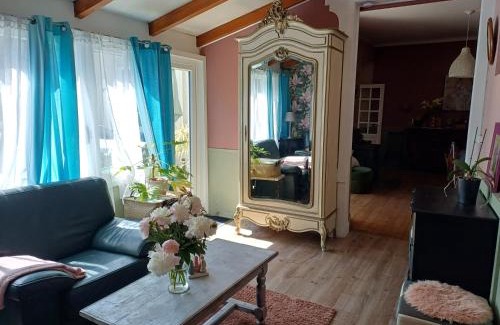 Aigurande Bed & Breakfast | Maison Violette en Berry - chambres d'hôtes vintage face au marché d'Aigurande