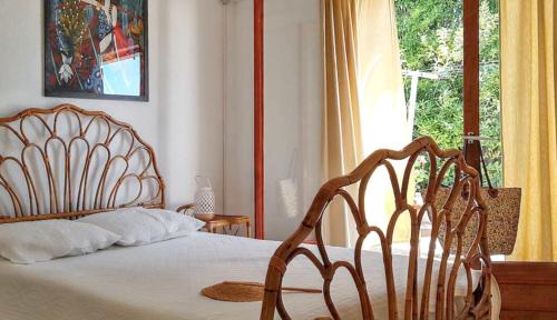 Marine de Saint Ambroggio House | Maison Vue Mer à Lumio avec Terrasse et Jardin Clos