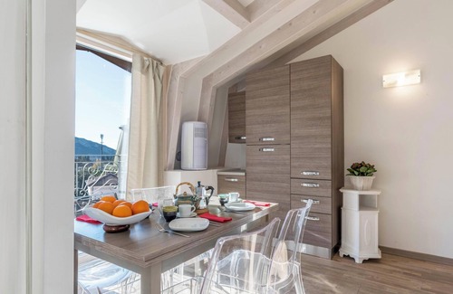 Arco Apartment | Maisonette Holiday Apartment "Villa Principessa Duplex" in a Historic City Palace with Balcony