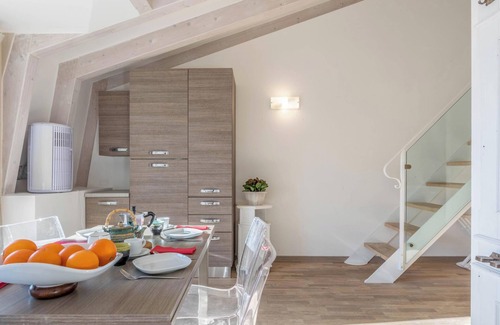 Arco Apartment | Maisonette Holiday Apartment "Villa Principessa Duplex" in a Historic City Palace with Balcony