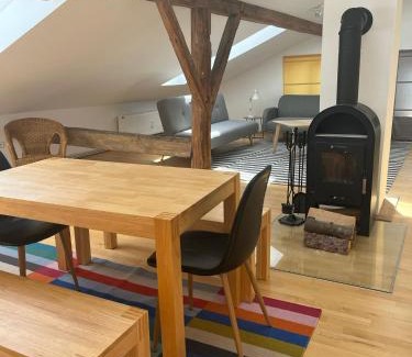 Degerndorf Apartment | Maisonette mit Kaminöfen Nähe Starnberger See und München