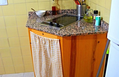 Torroja del Priorat Apartment | Maissonette with light, great room layout, ideal for remote working GLASFASER