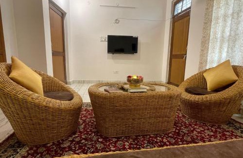 Rishikesh Apartment | Maitri Homestay