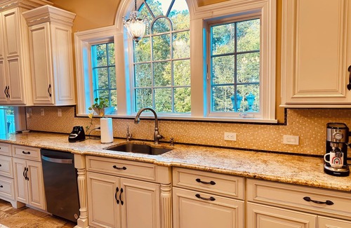 Lewisboro House | Majestic 6-bedroom mansion in enchanting Katonah with pool