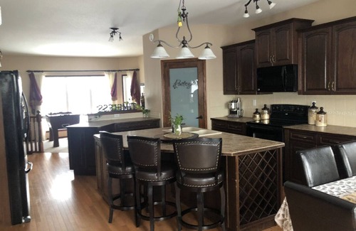 Red Deer House | Majestic executive home with hot tub and pool table