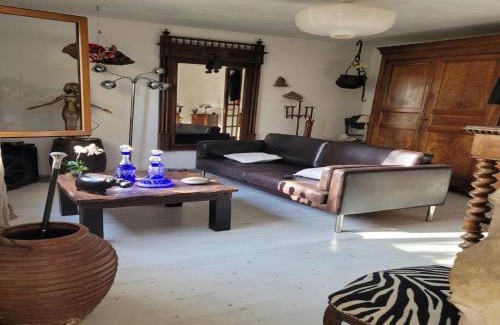 Ganges House | Majestic holiday home in Laroque with hot tub
