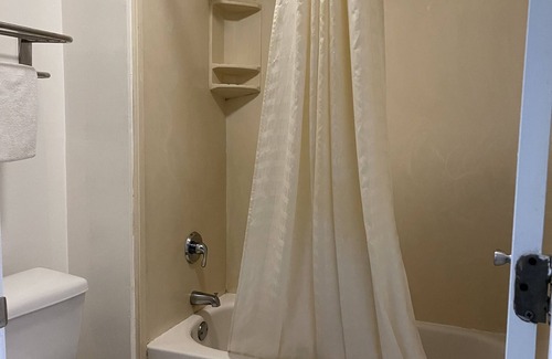 Longview Hotel | Majestic Inn
