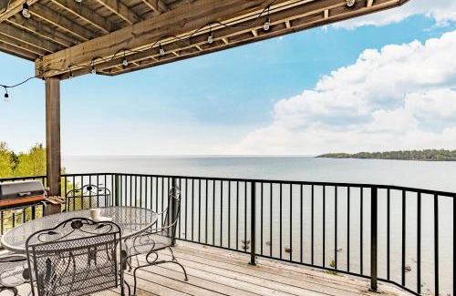 Two Harbors Apartment | Majestic Lake Views 1BR King Suite and Heated Pools