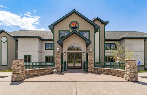 Two Harbors Apartment | Majestic Lake Views | 1BR w/King Suite | Pools
