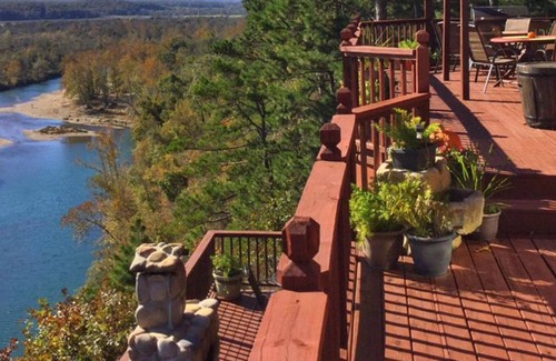 Kansas Cabin | Majestic Lodge In Flint Ridge Resort Overlooking The Illinois River