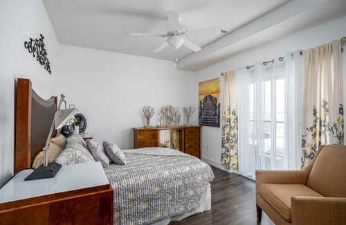 East Moline Apartment | Majestic Mississippi River View