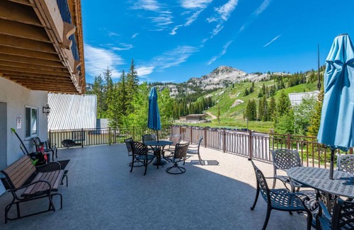 Salt Lake Mountain Resorts Ski Chalet | Majestic Suite 5 Bedroom Brighton Chalet