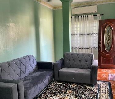 Kampung Teluk Wang Besar House | Mak kuntum homestay