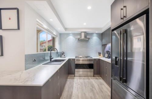 Mount Coolum Apartment | Makai - Hawaiian for "toward the ocean"