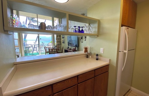 Maalaea Condo | Makani A Kai B5 Ocean Front condo 10 yards from private beach access.
