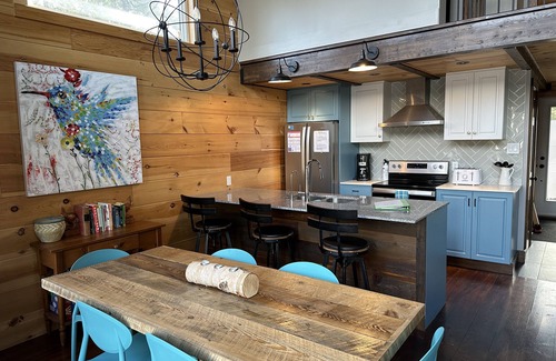 Wentworth-Nord Cottage | Makapine Luxury Lakefront Cottage: Private beach, great view, 5 min to store/SAQ